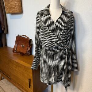 Women's H&M Black and Cream Geometric Print Wrap Tie Waist Dress Size Medium